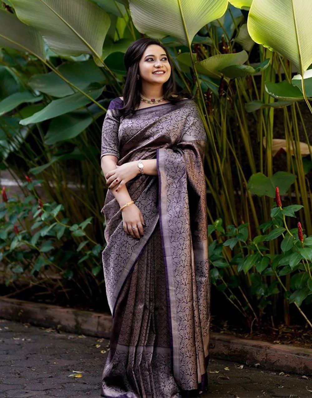 Black Kanjivaram Silk Saree With Weaving Work