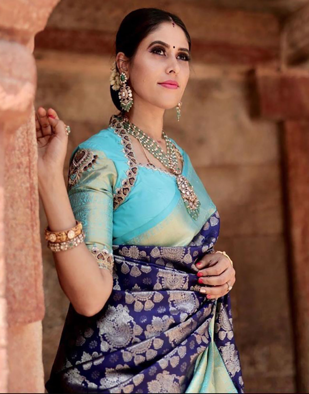 Neavy Blue Banarasi Soft Silk Saree With Weaving Work