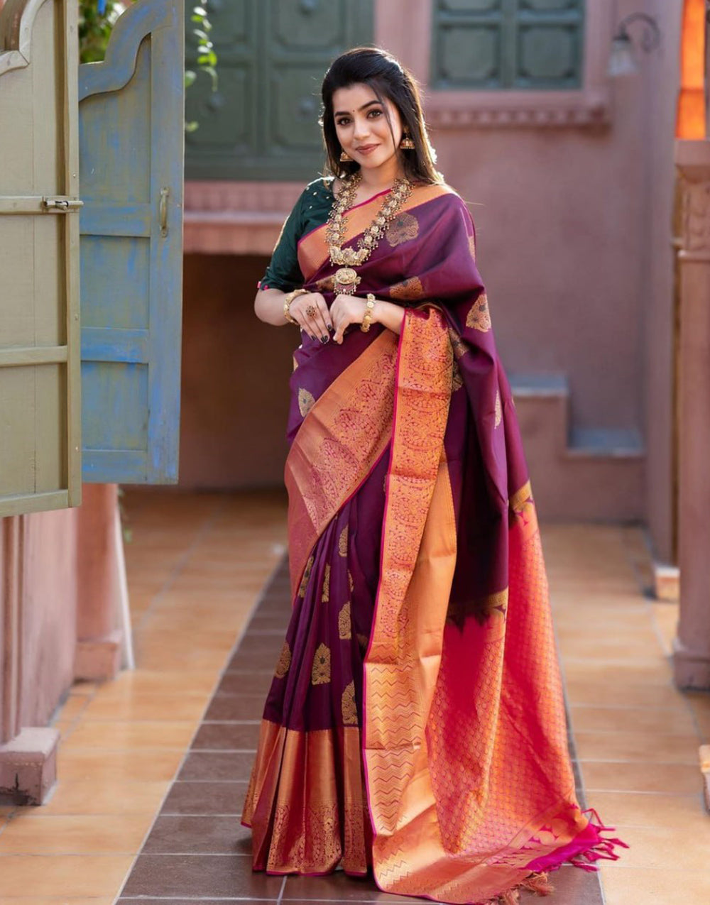 Magenta Banarasi Silk Saree With Zari Weaving Work