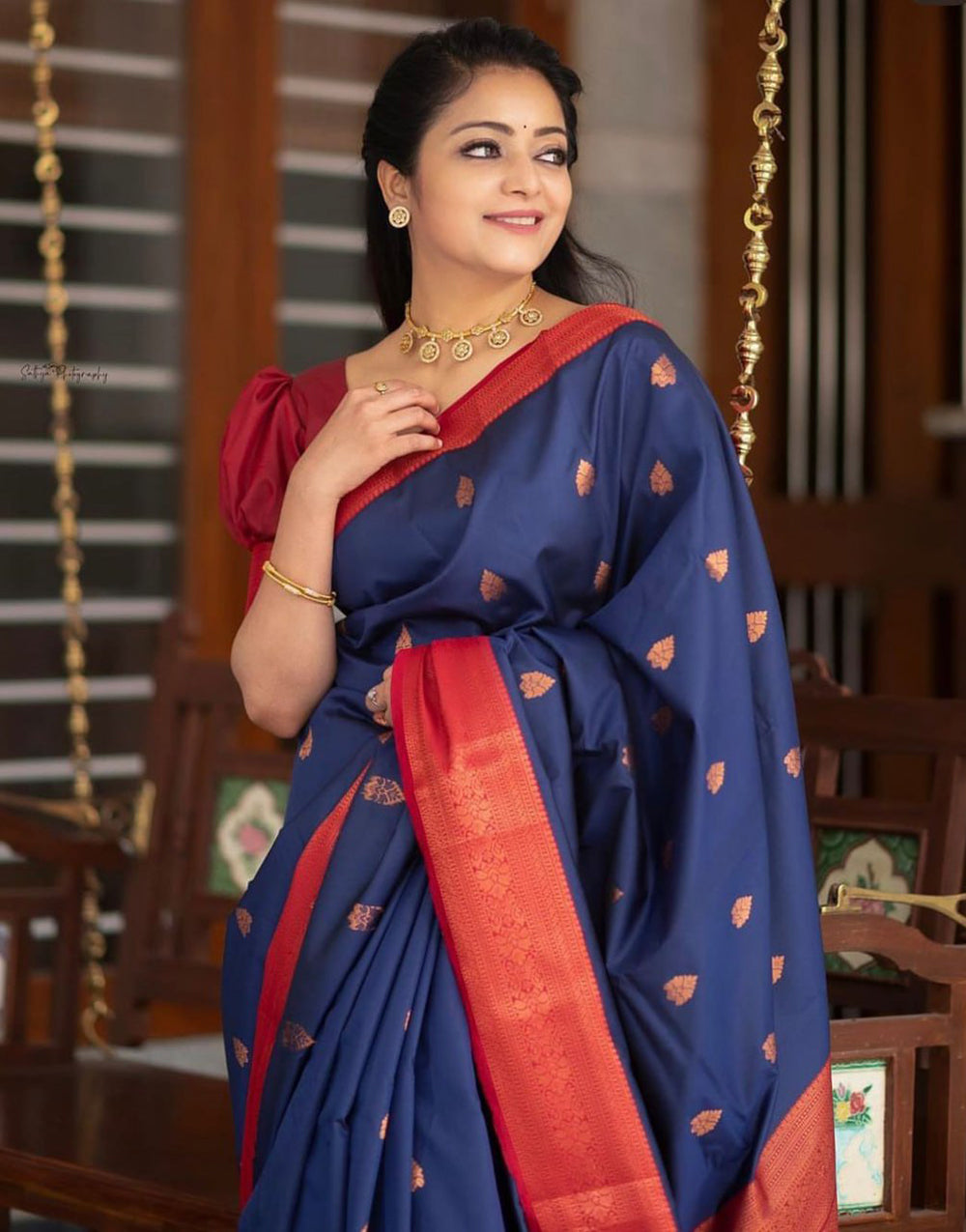 Blue & Red Banarasi Silk Saree With Zari Weaving Work