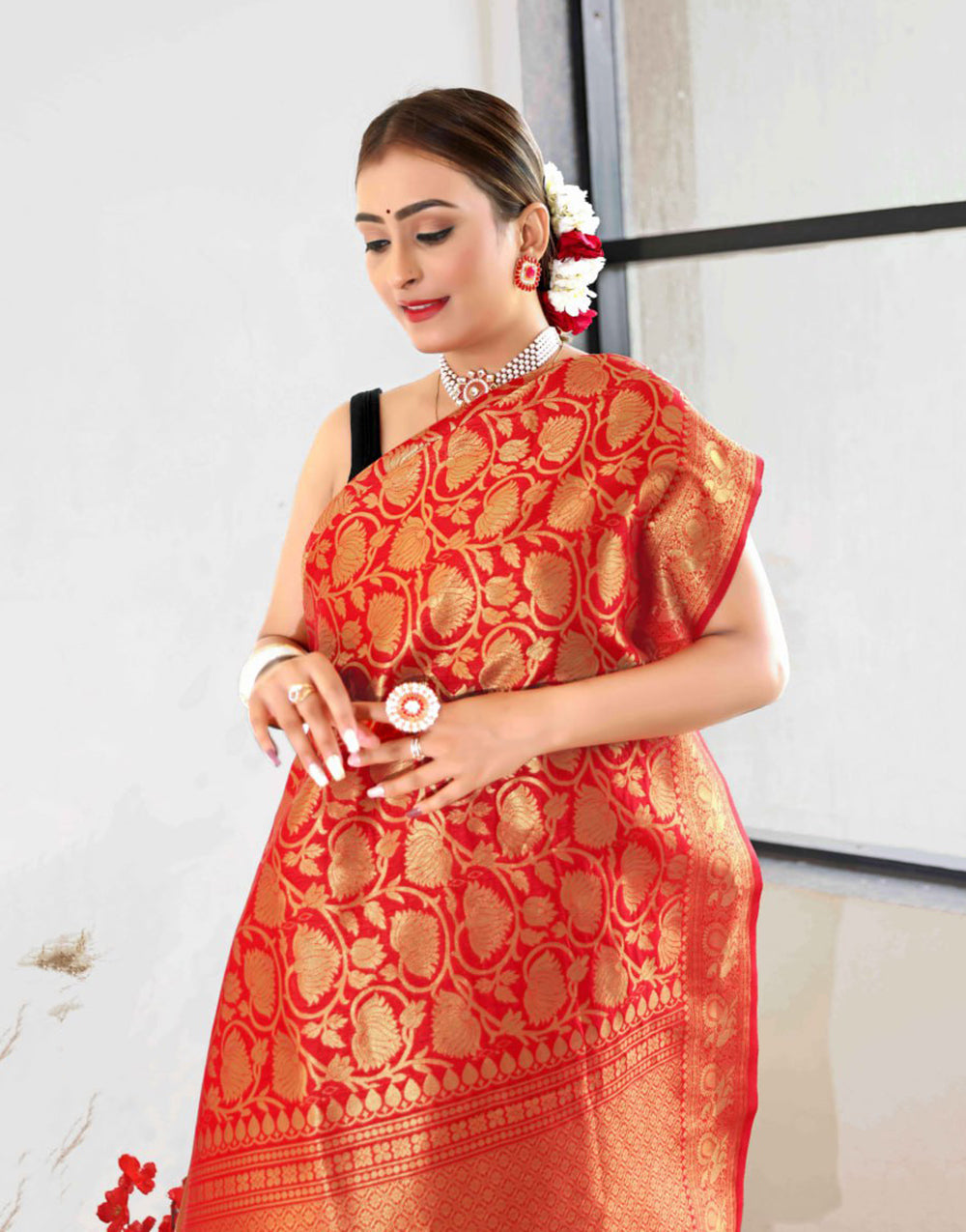 Red Banarasi Silk Saree With Zari Weaving Work