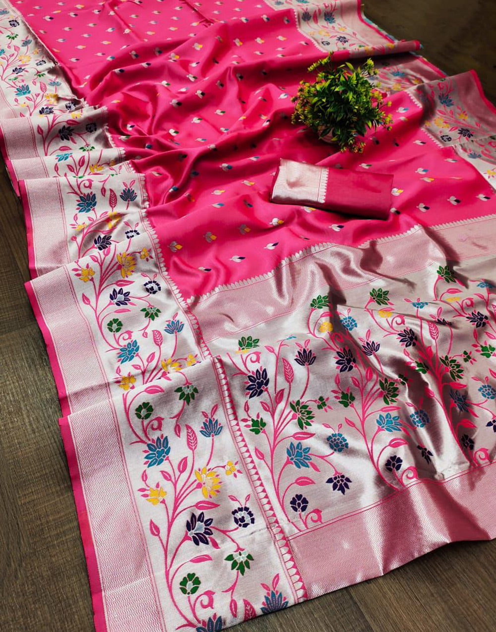 Pink Banarasi Silk Saree With Zari Weaving Work