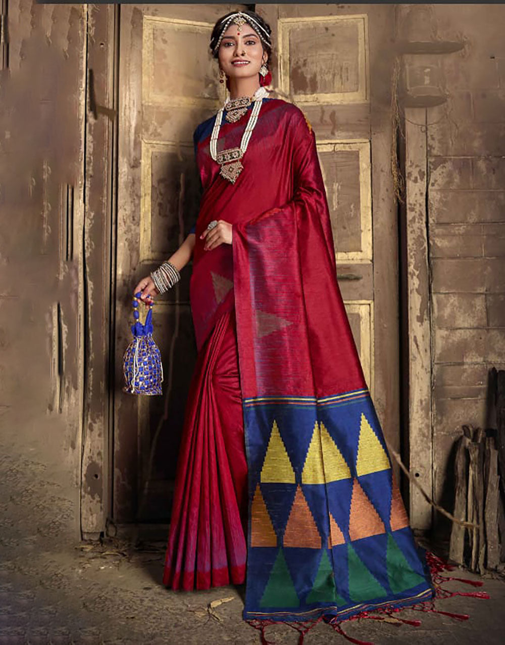 Burgundy Red Handloom Raw Silk Saree With Weaving Work