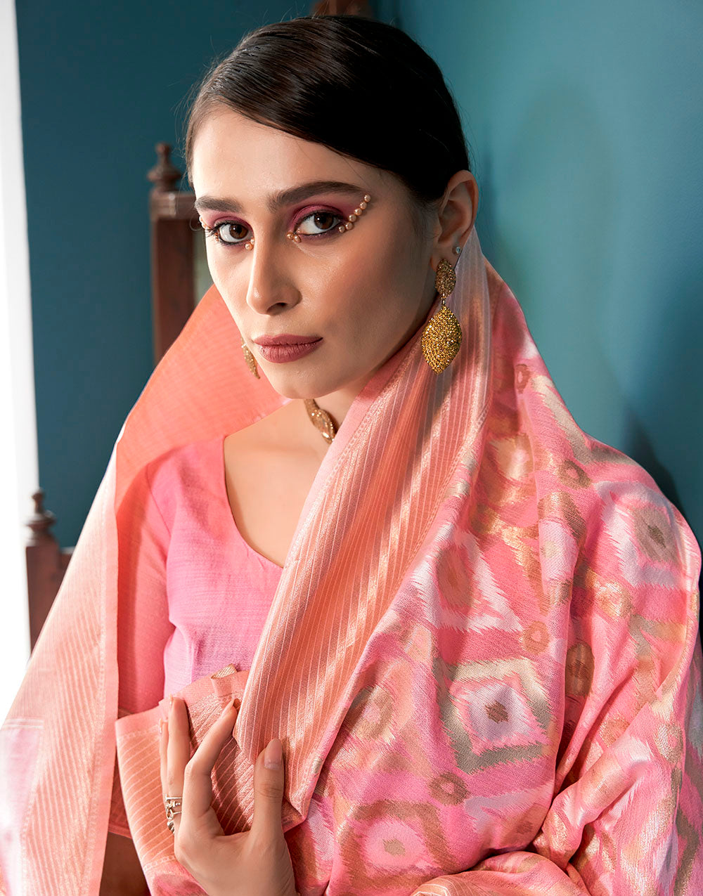 Pink Linen Saree With Zari Weaving Work