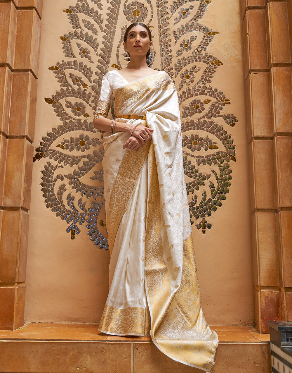 Off White Kanjivaram Silk Saree With Zari Weaving Work