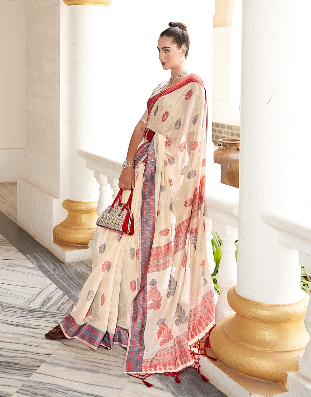 Off White Linen Saree With Printed Work