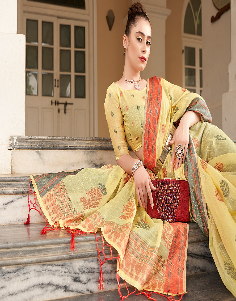 Yellow Linen Saree With Printed Work