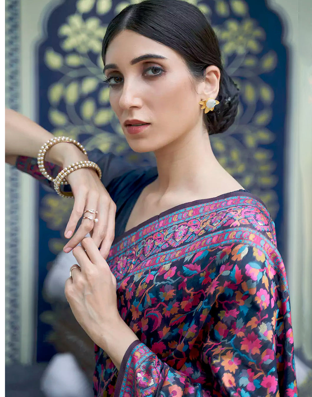 Latest Black Colour Banarasi Silk Saree With Zari Weaving