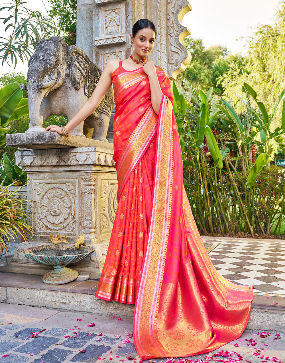 Red Soft Kanjivaram Silk Saree With Weaving Work