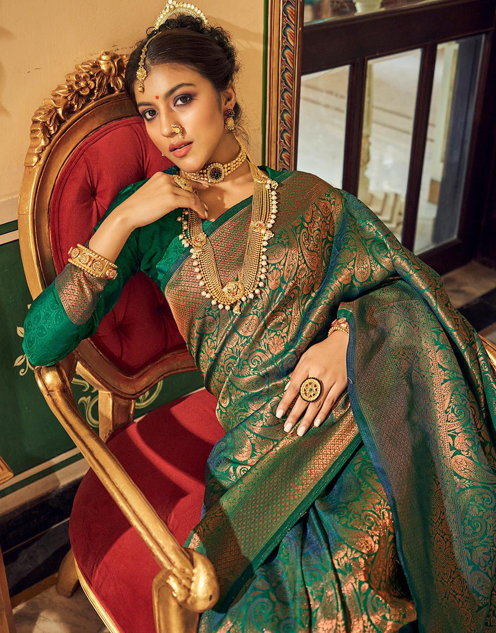 Jungle Green Soft Handloom Silk Saree With Zari Weaving Work
