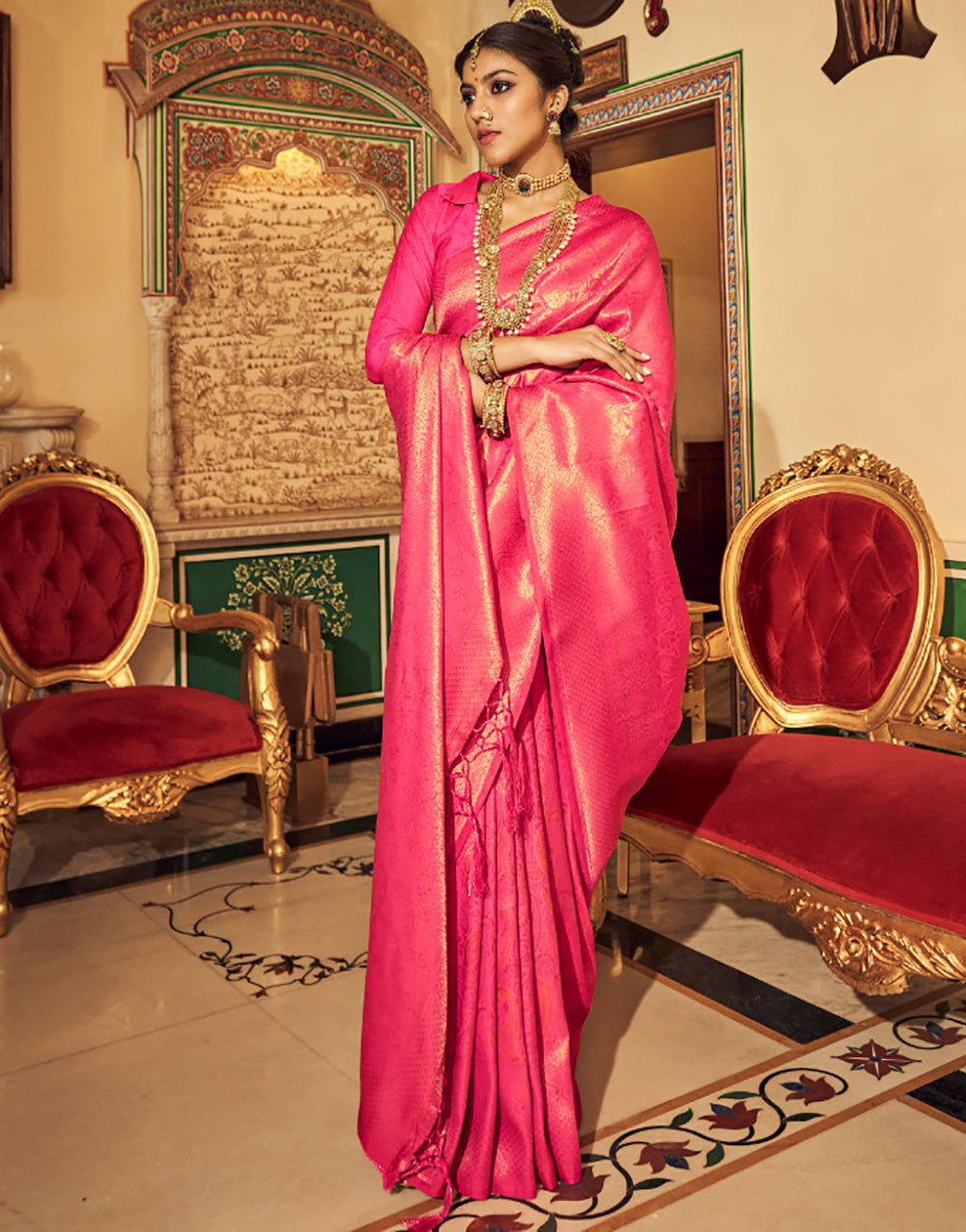 Hot Pink Soft Handloom Silk Saree With Zari Weaving Work