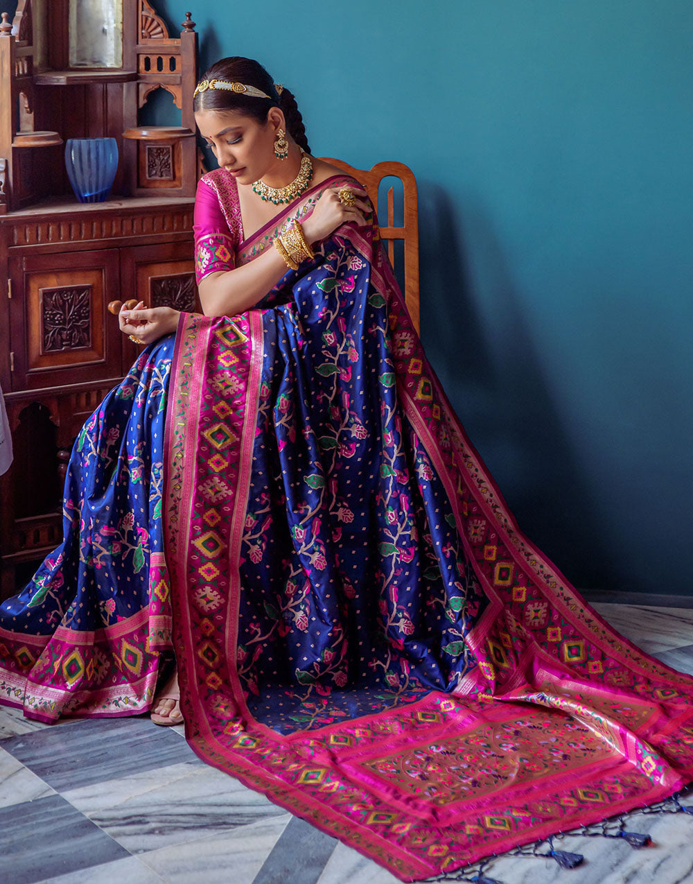 Mignight Blue Paithani Silk Saree With Zari Weaving Work