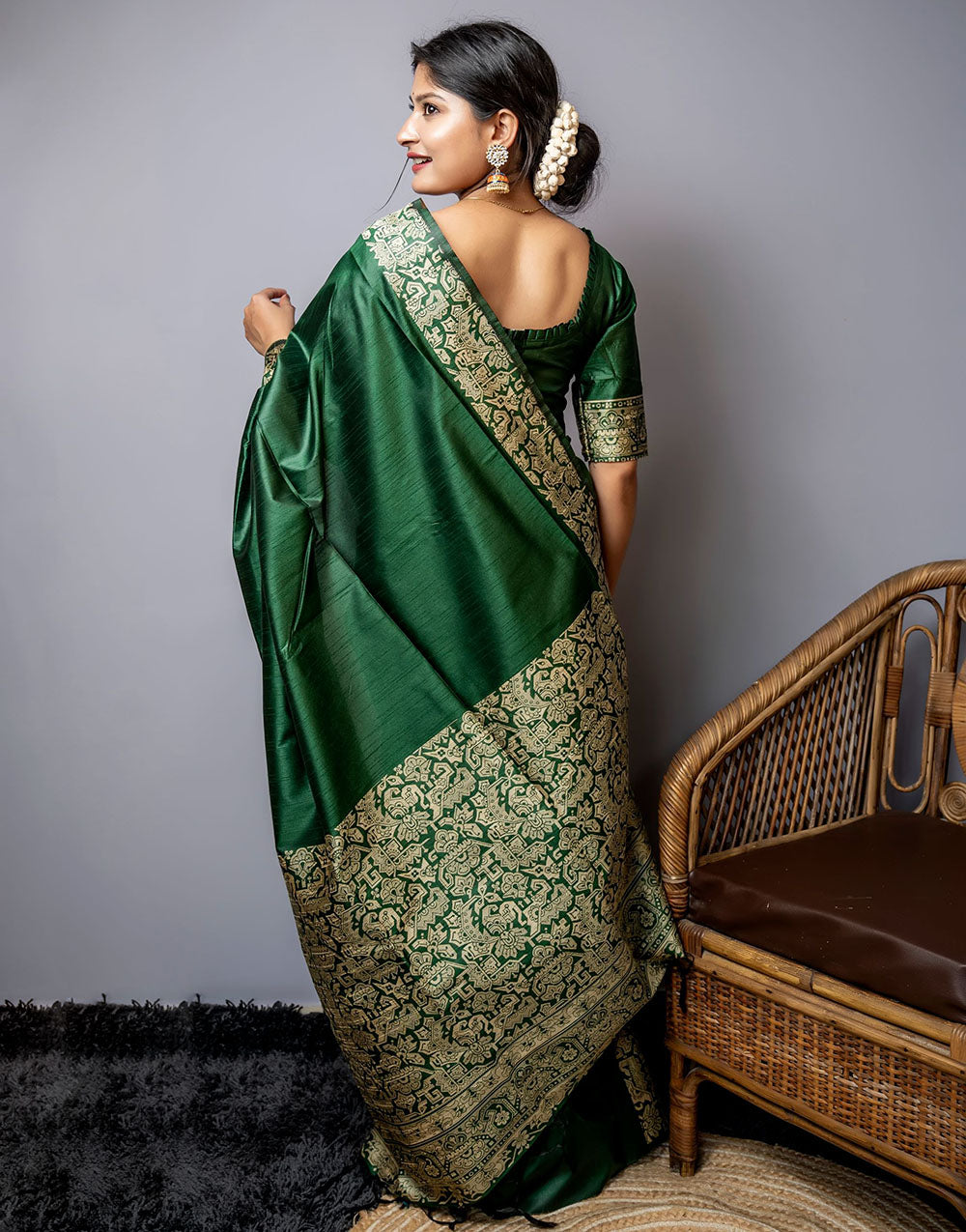 Green Handloom Raw Silk Saree With Weaving Work