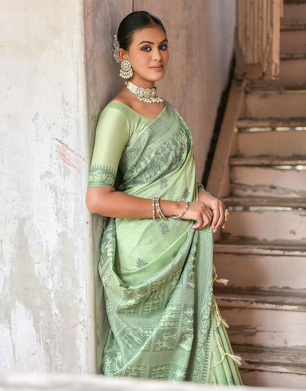 Tea Green Handloom Raw Silk Saree With Weaving Butties Work