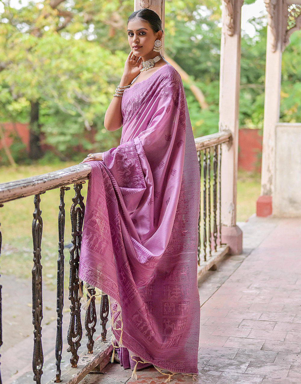 Lilac Purple Handloom Raw Silk Saree With Weaving Butties Work