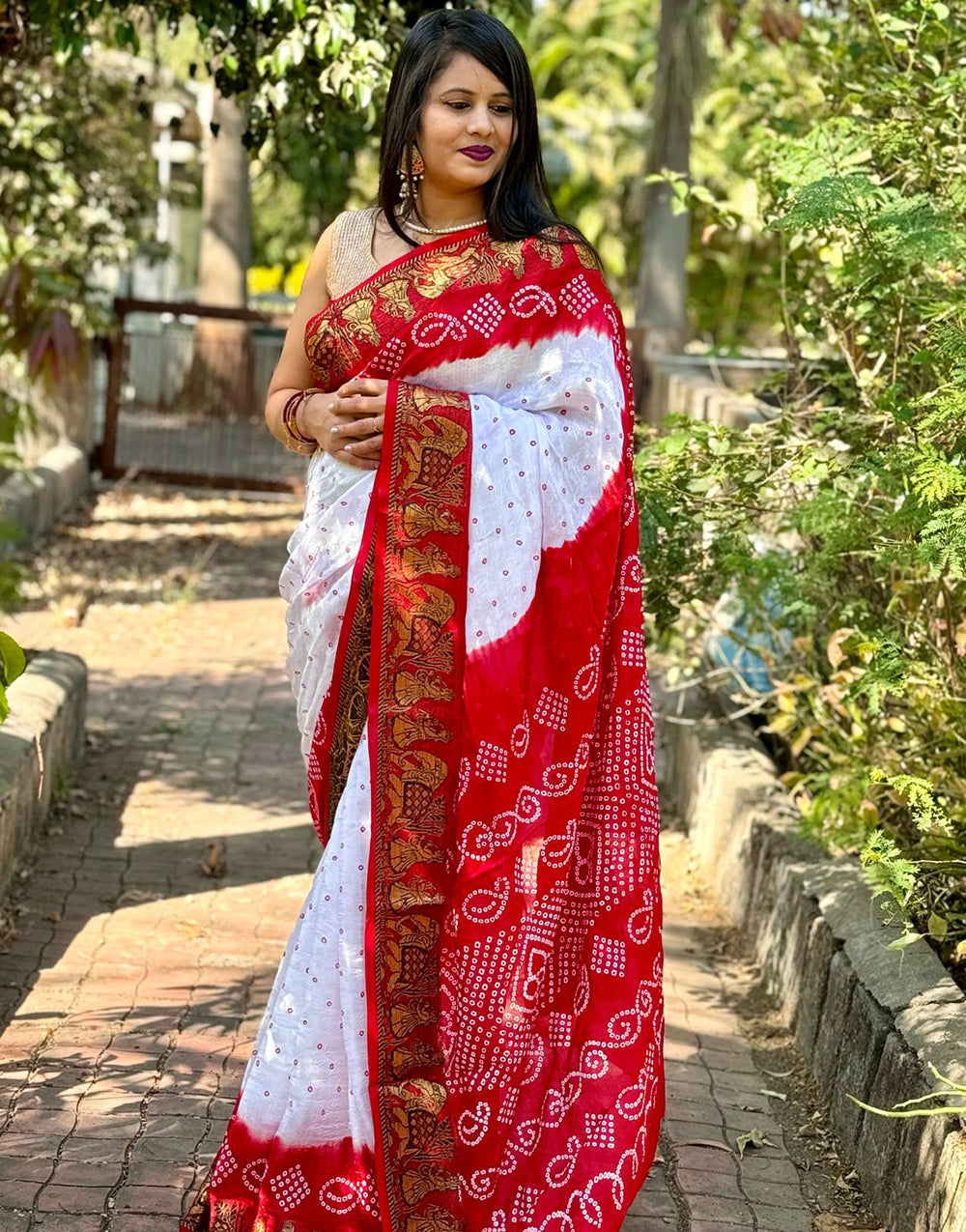 Red Bandhani Saree With Printed & Weaving Border