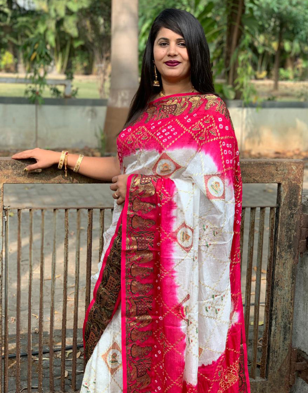 Pink & White Hand Bandhej Bandhani Saree With Weaving Border