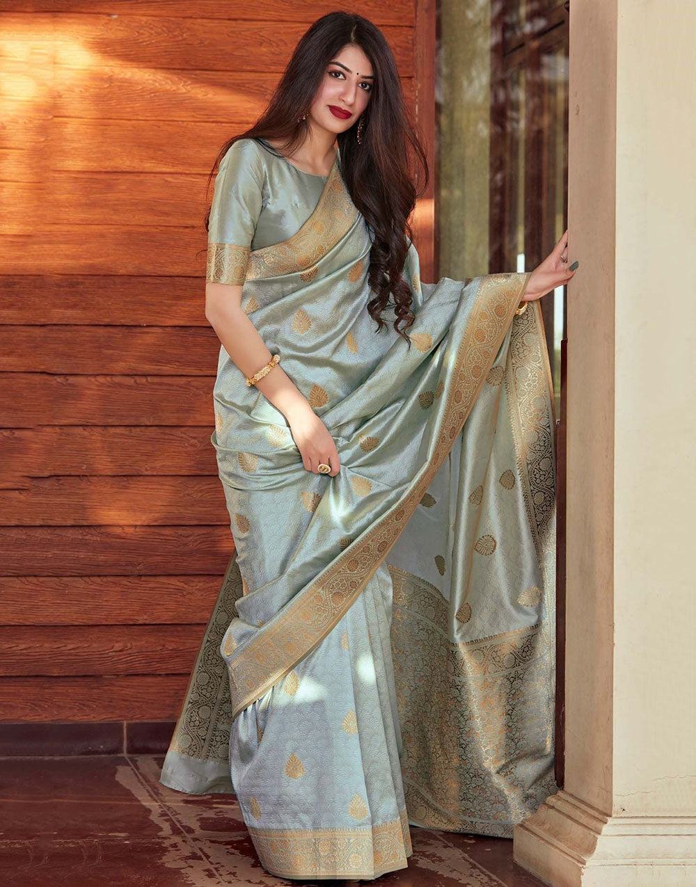 Light Viridian Green Banarasi Silk Saree With Zari Weaving Work