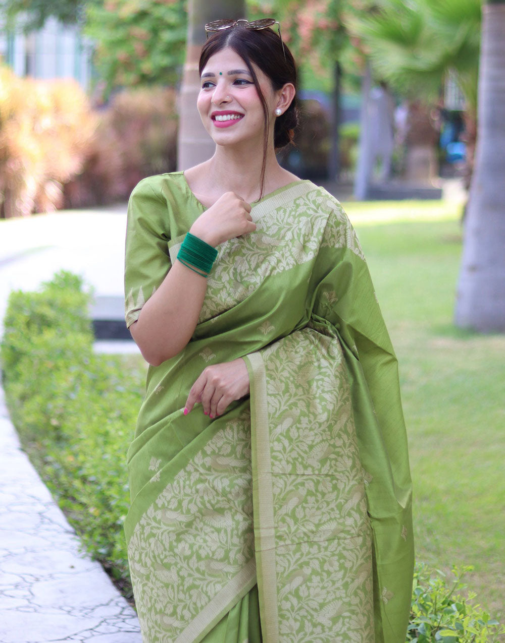 Pista Green Handloom Raw Silk Saree With Weaving Butties Work