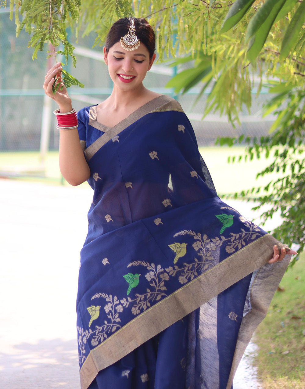 Blue Linen Silk Saree With Weaving Work