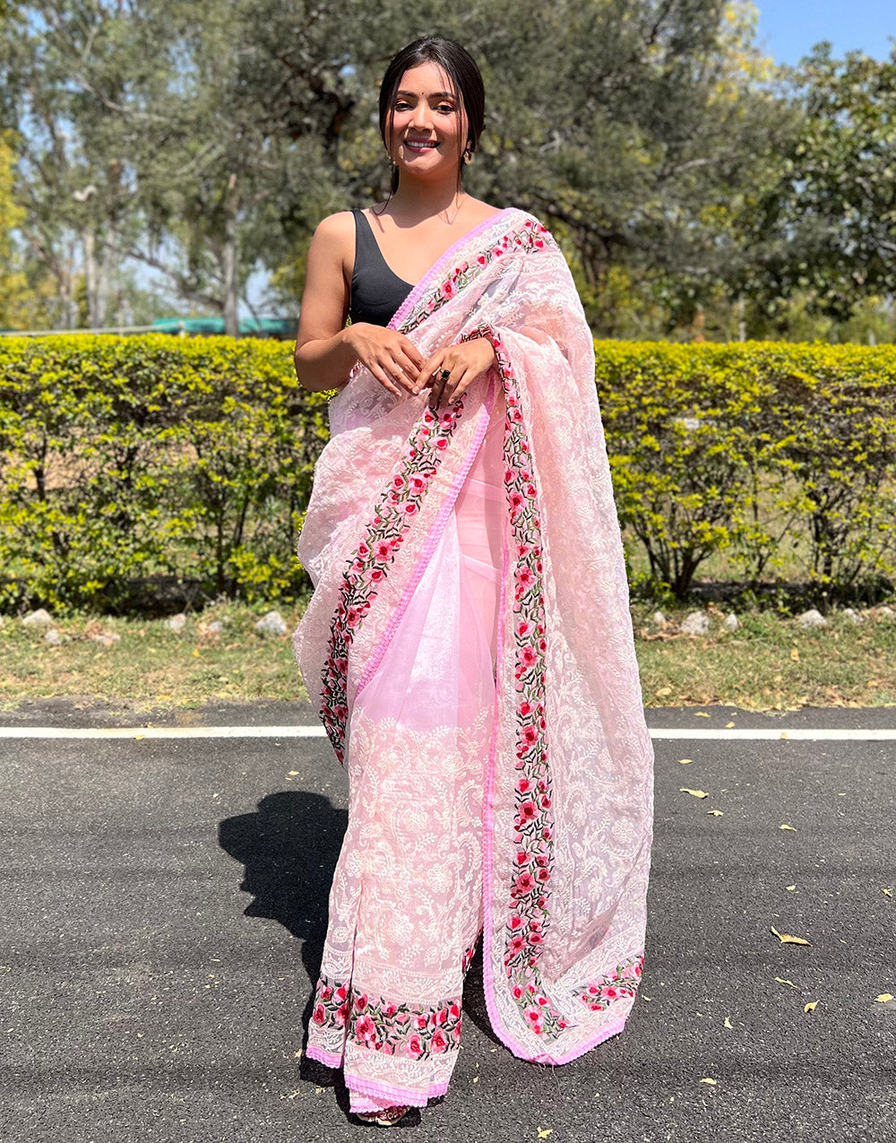 Baby Pink Georgette Saree With Thread Embroidery Work