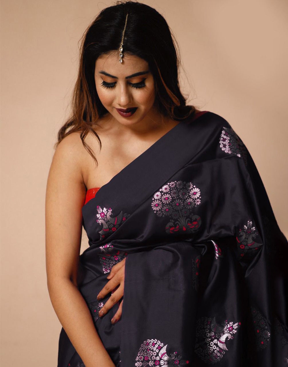 Black Soft Lichi Silk Saree With Zari Weaving Work