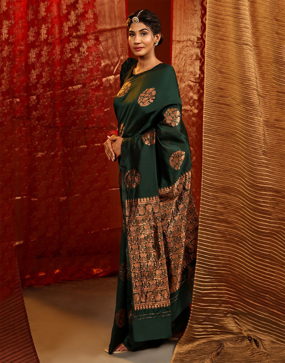 Dark Green Banarasi Silk Saree With Zari Weaving Work