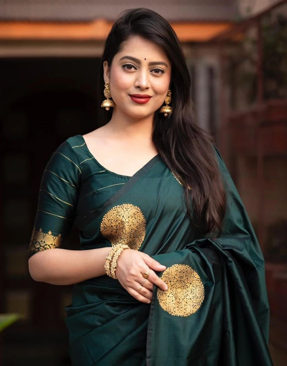 Dark Green Silk Saree With Zari Weaving Work