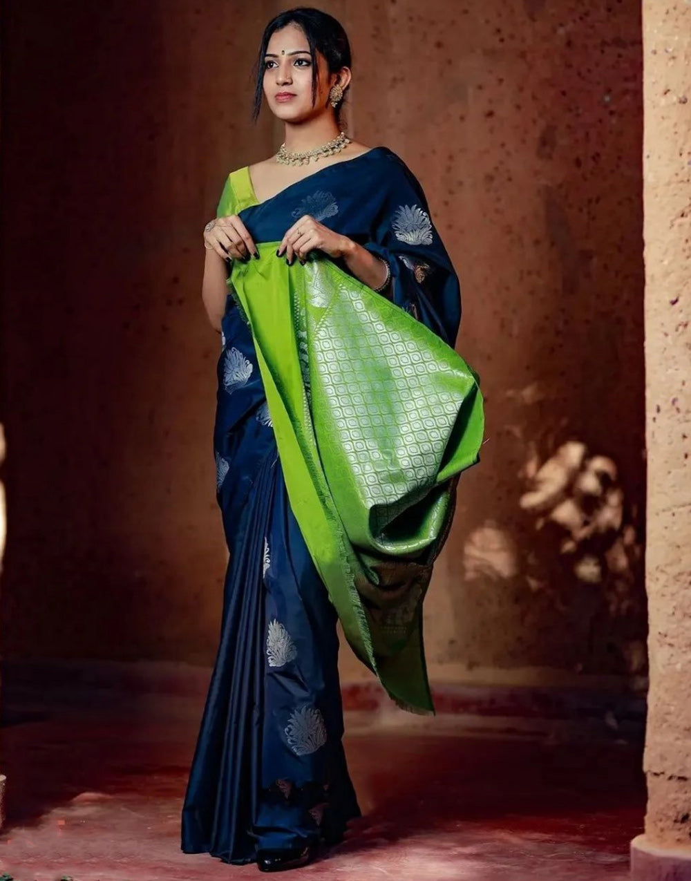 Navy Blue Green Banarasi Silk Saree With Zari Weaving Work Sareewave