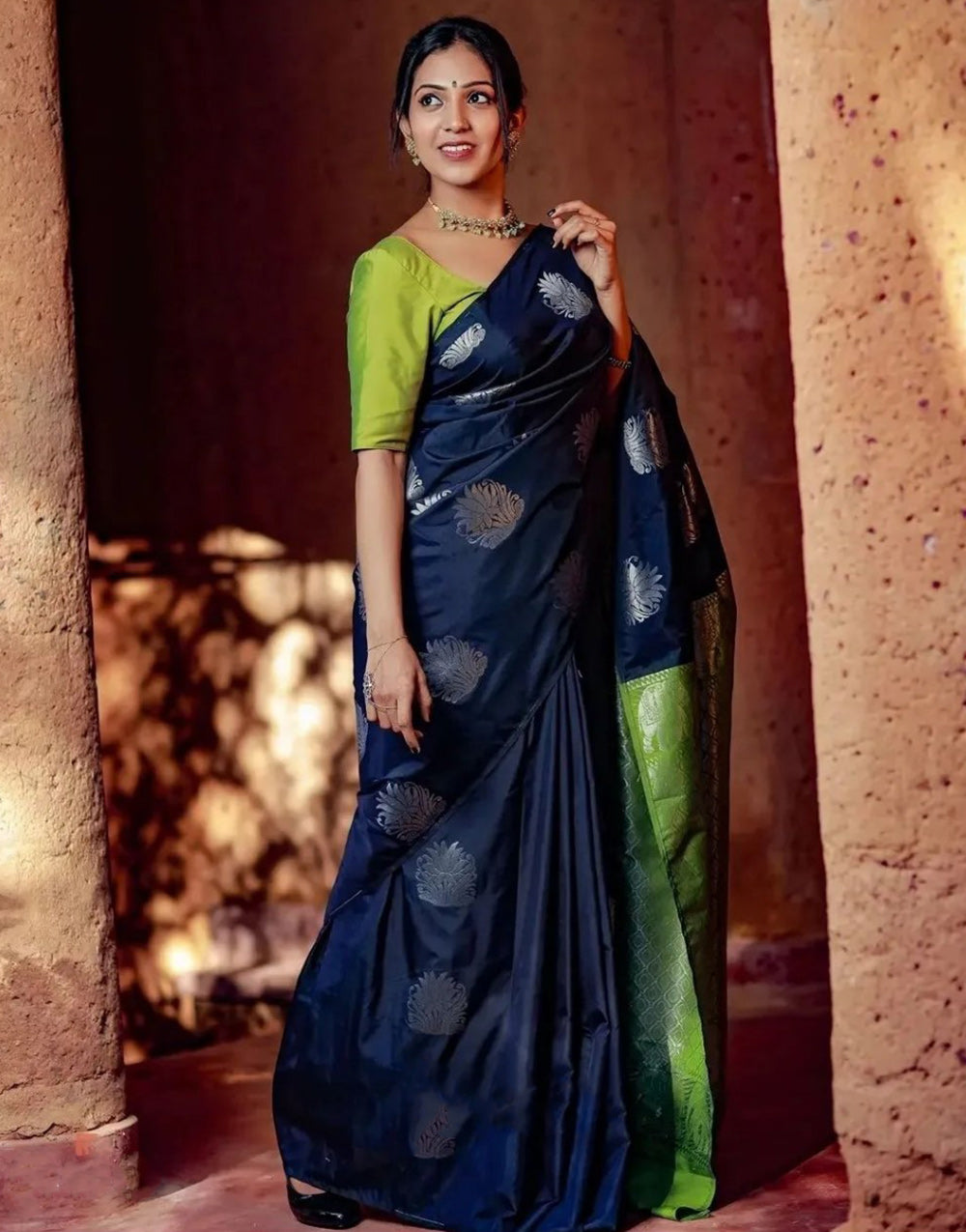 Navy Blue & Green Banarasi Silk Saree With Zari Weaving Work