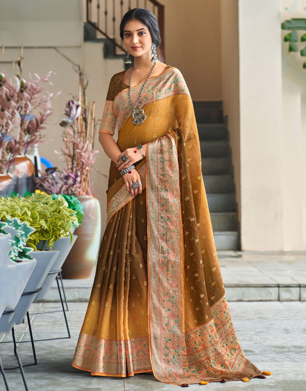 Brown Linen Saree With Printed Work