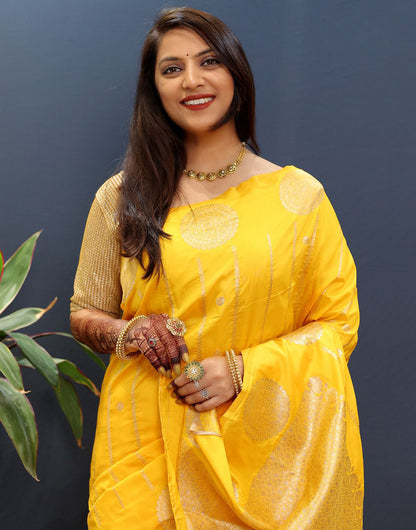 Yellow Handloom Silk Saree With Zari Weaving Work