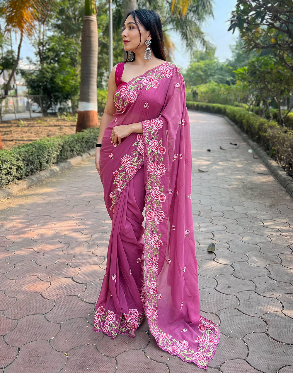 Thulian Pink Georgette Saree With Embroidery Work
