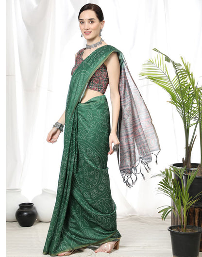 Green Soft Cotton Saree With Bandhani Printed Work