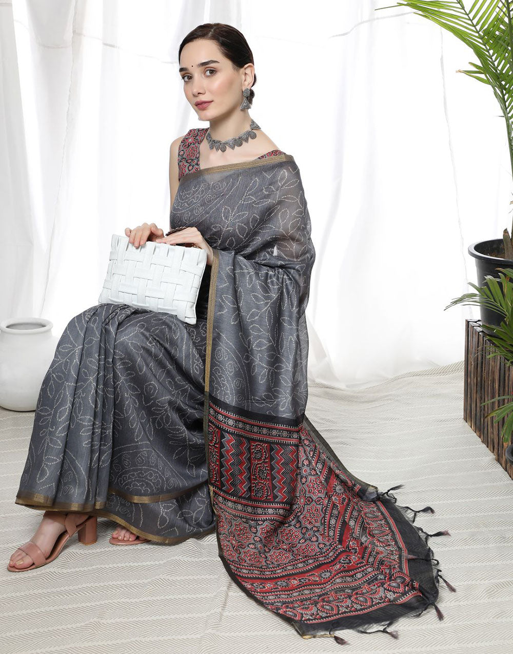 Gray Soft Cotton Saree With Bandhani Printed Work