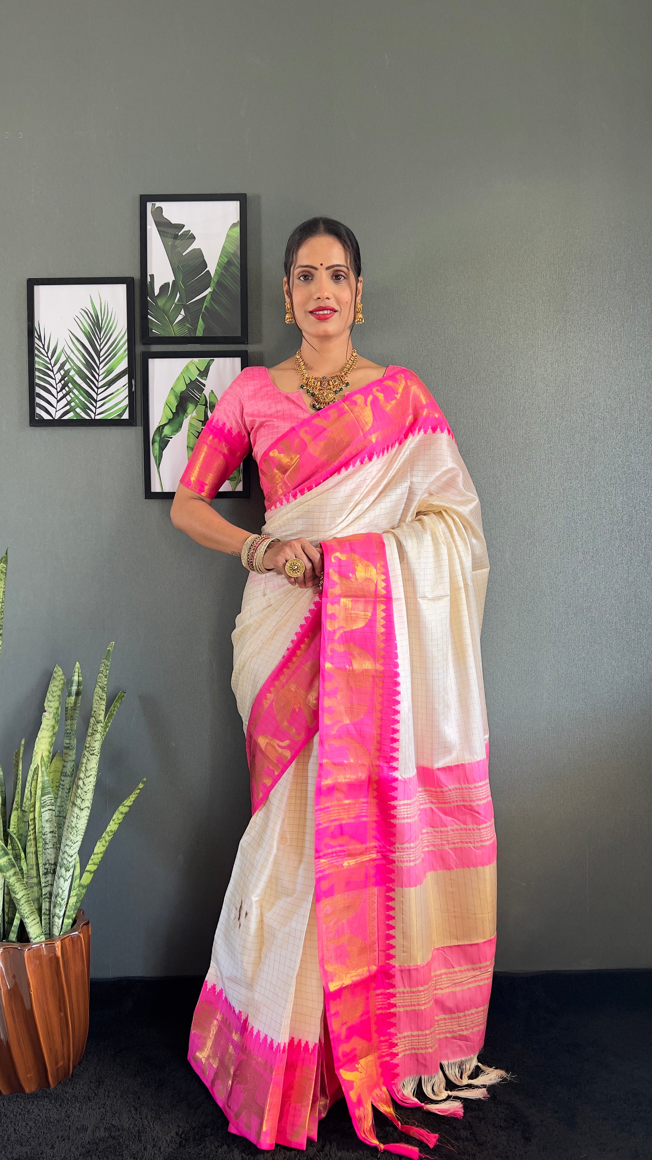 Ethnic Motifs Woven Design Zari Cheks Kanjeevaram Silk Saree Just Wear 1.Min
