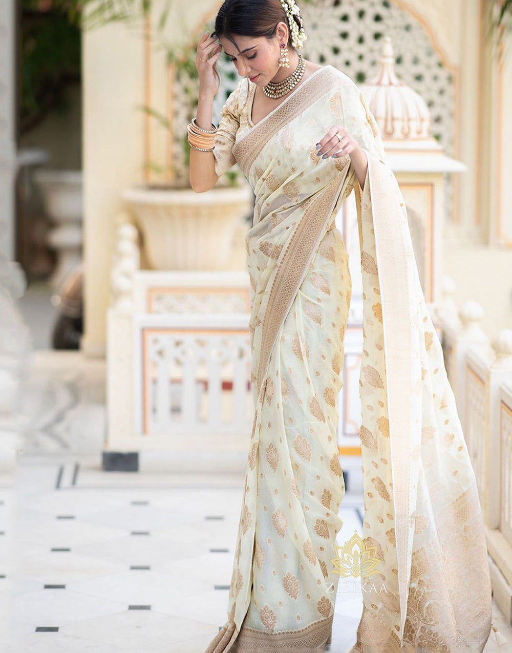 Off White Cotton Saree With Weaving Work