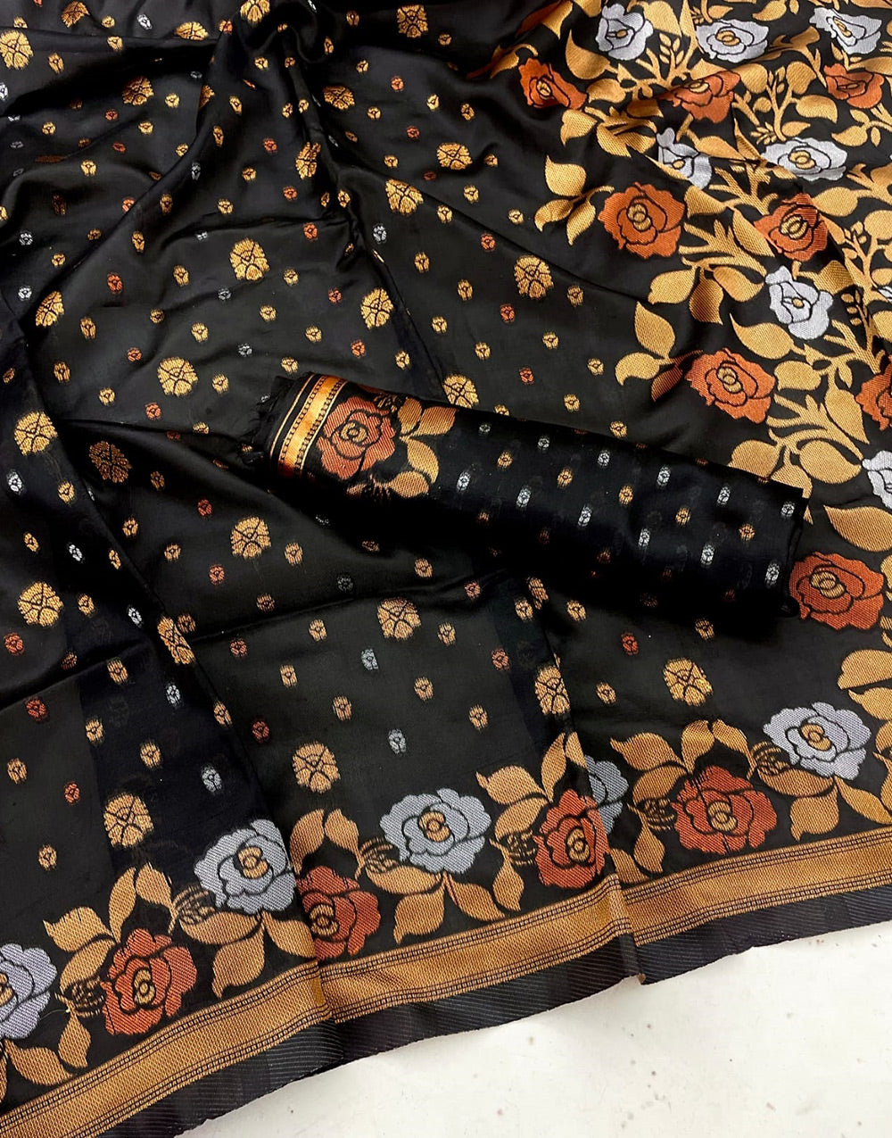 Black Banarasi Silk Saree With Zari Weaving Work