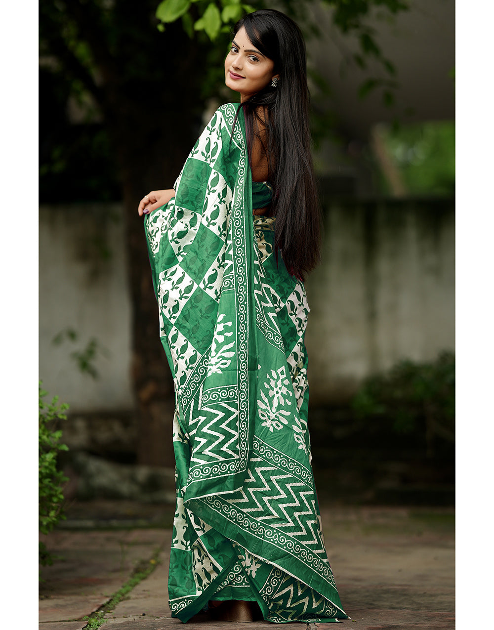 Dark Green Soft Mulmul Cotton Saree With Block Printed Work