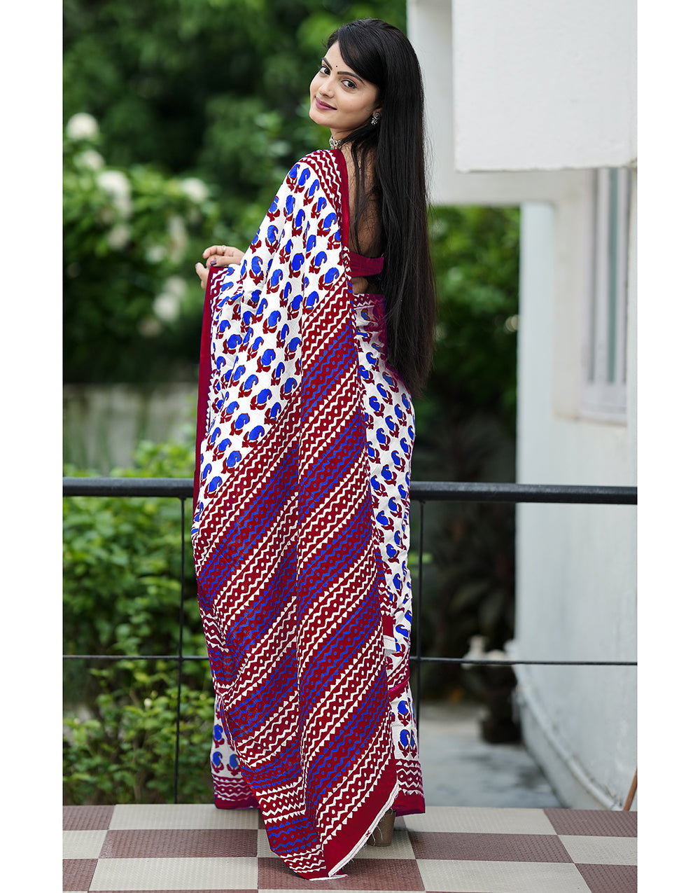 White & Maroon Mulmul Cotton Saree With Block Printed Work