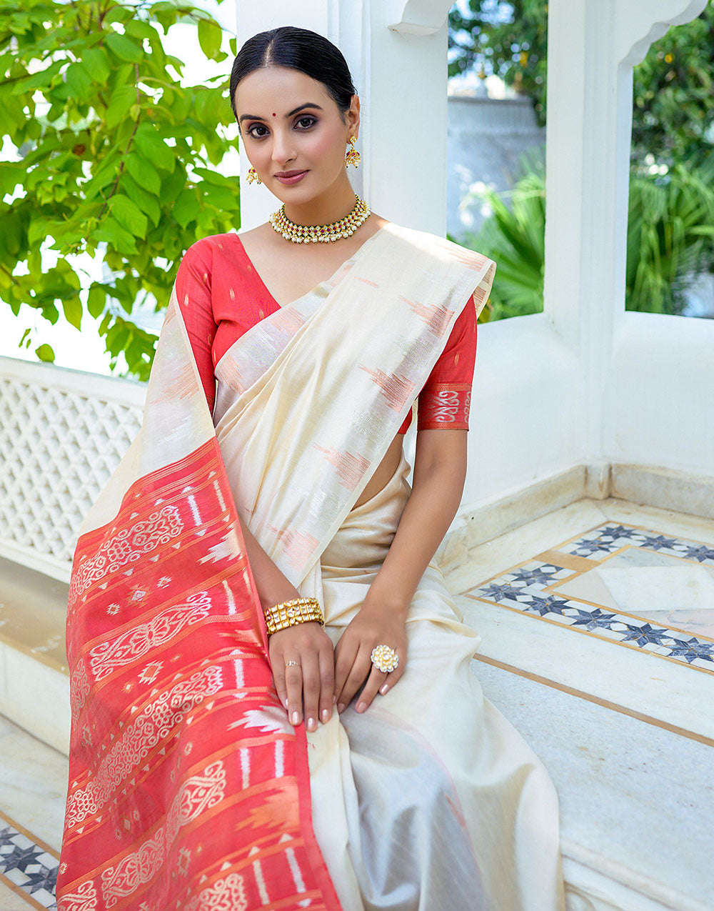 White Soft Tussar Silk Saree With Zari Weaving Work