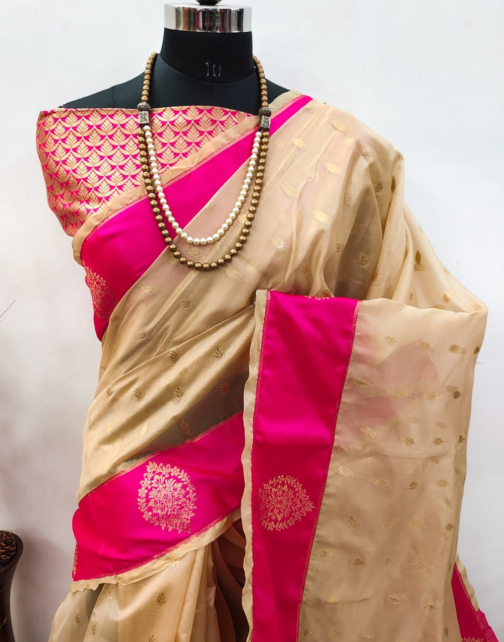Cream Linen Silk Saree With Zari Weaving Work