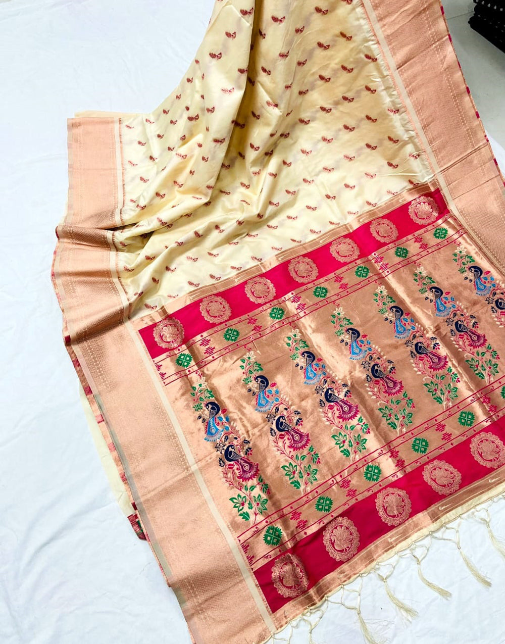 Cream Paithani Silk Saree With Weaving Work