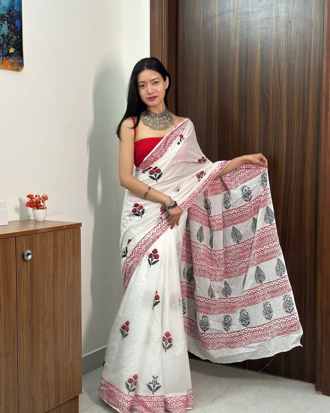 White Red Mul Cotton Ready To Wear Saree With Pocket