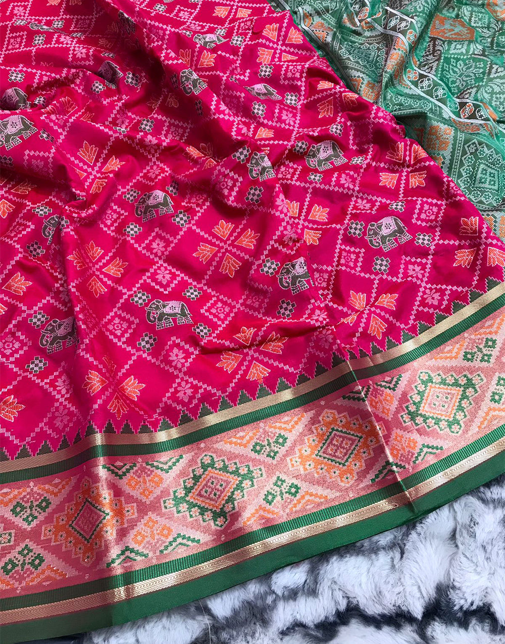 Dark Pink Patola Silk Saree With Weaving Work