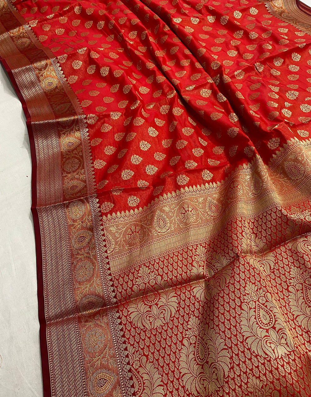 Red Soft Silk Saree With Zari Weaving Work