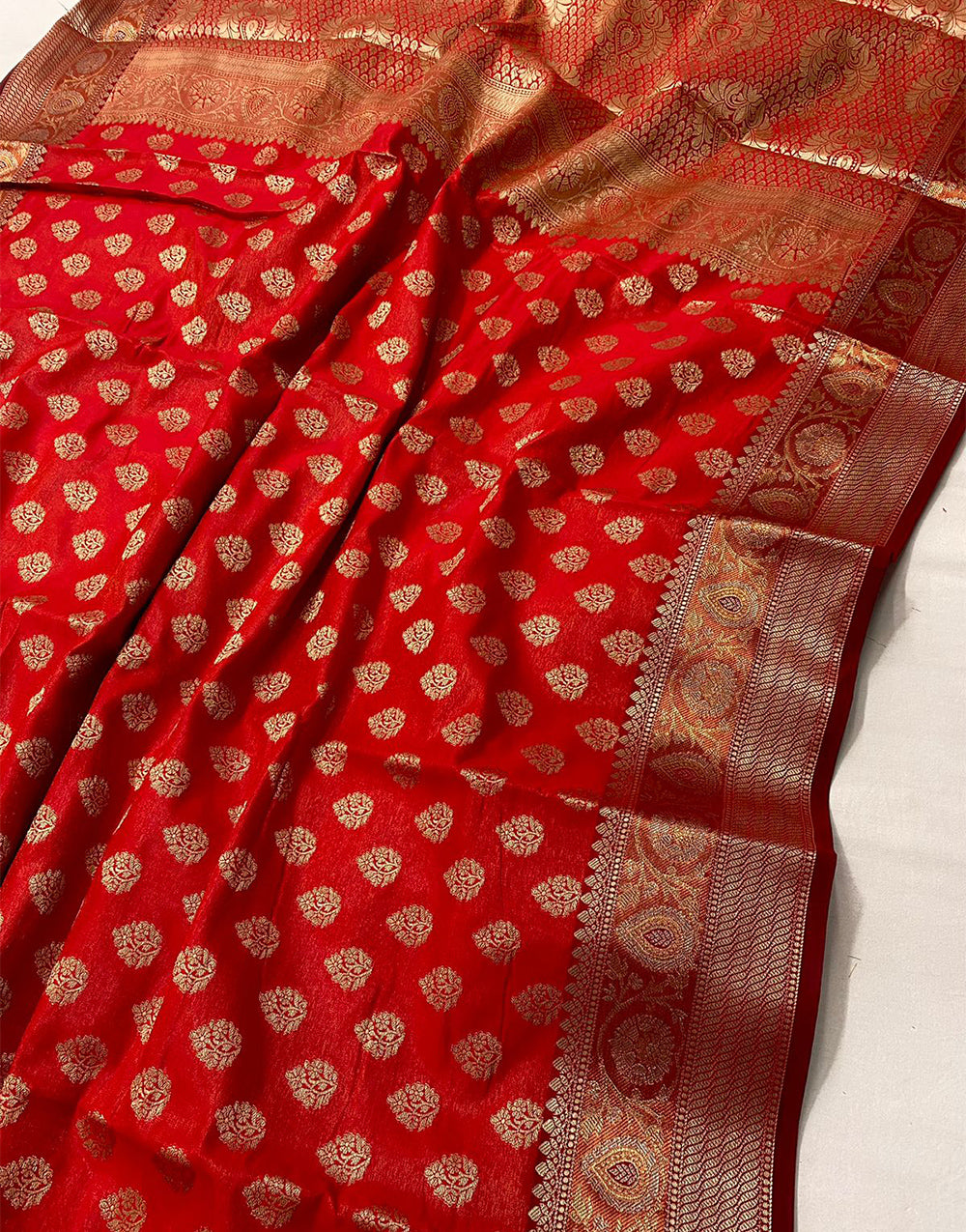 Red Soft Silk Saree With Zari Weaving Work