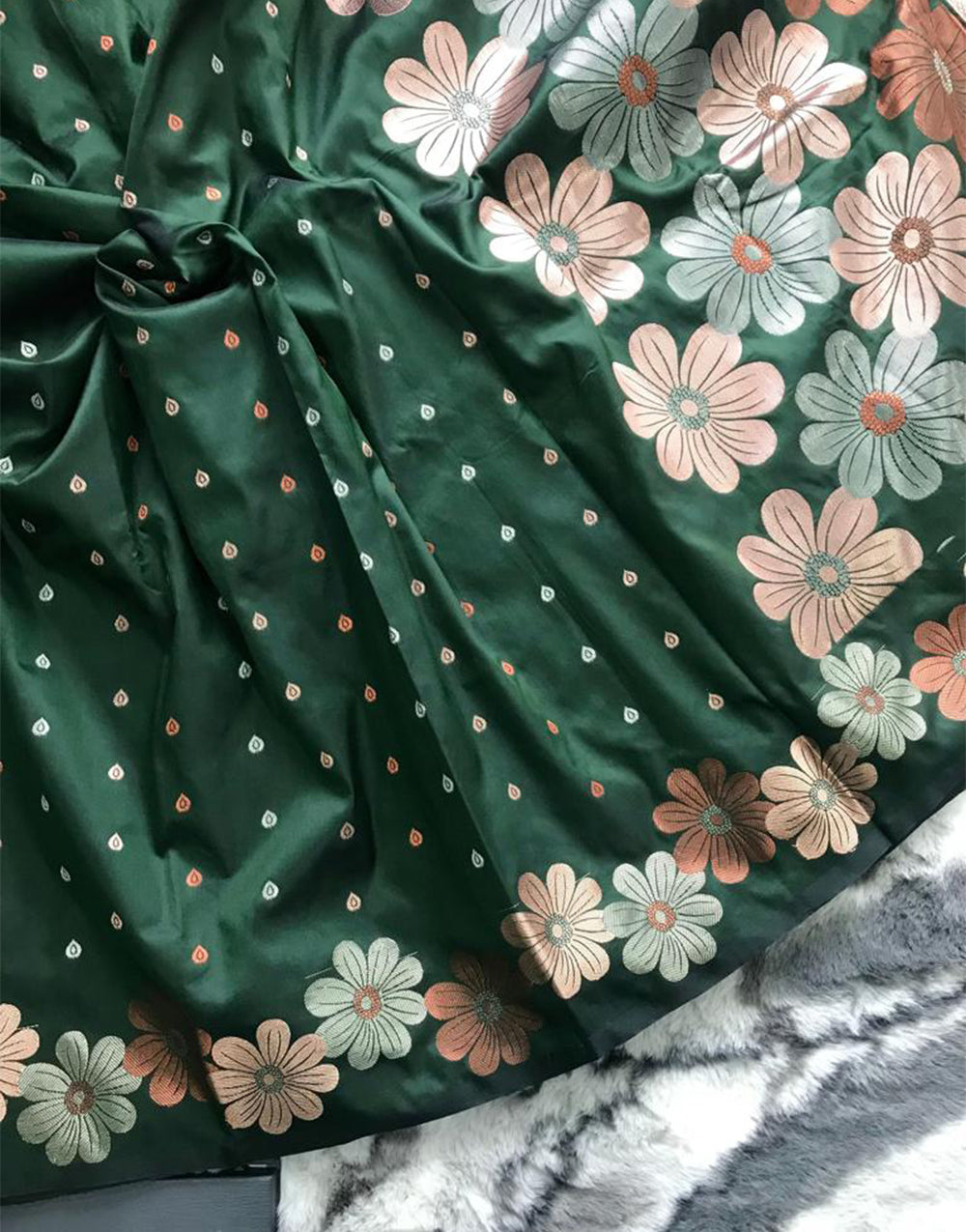 Green Soft Silk Saree With Weaving Work