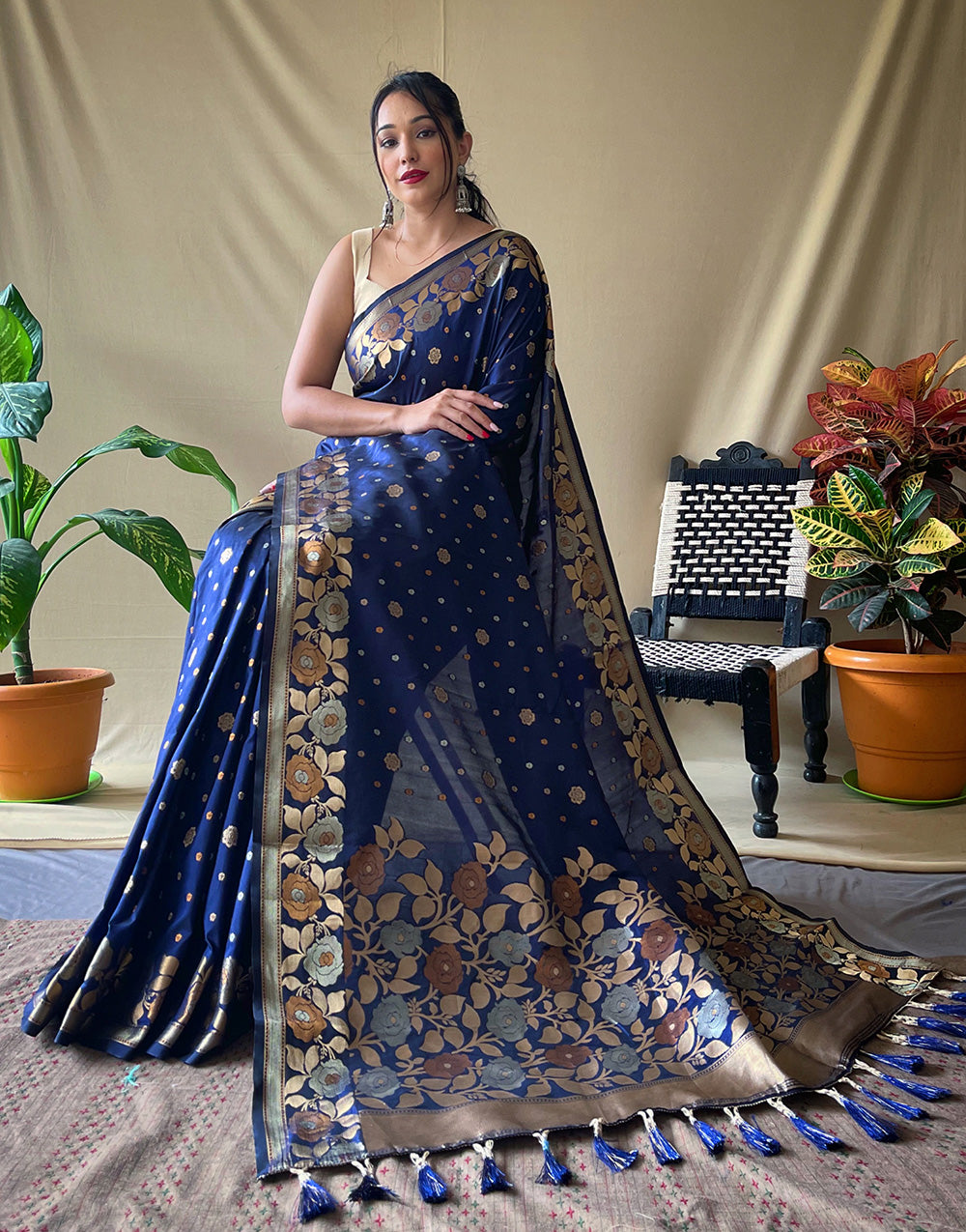 Blue Soft Silk Saree With Golden Zari Weaving Work