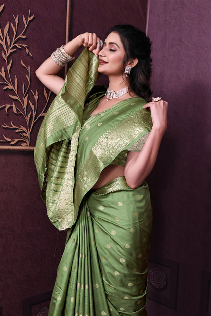 Graceful Satin Jacquard Woven Saree with Rich Textured Weaving